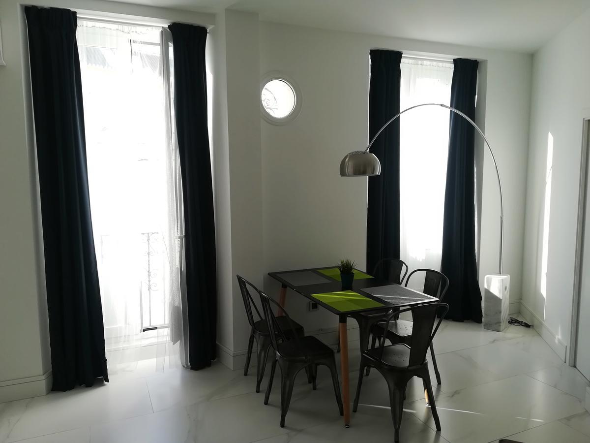 Apartamentos Adriano Sevilla Exterior foto