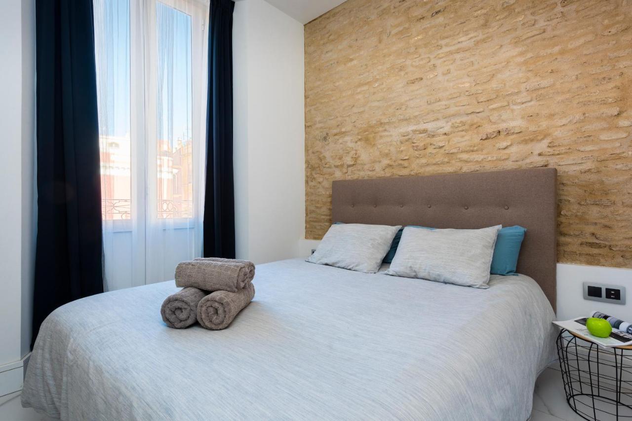Apartamentos Adriano Sevilla Exterior foto
