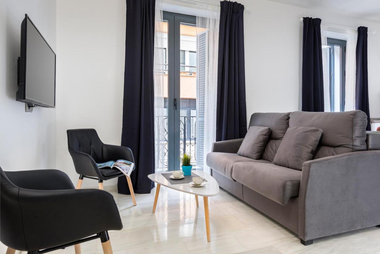 Apartamentos Adriano Sevilla Exterior foto